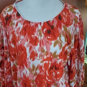 Ann Taylor Floral Red and Pink Pleated Scoop Neck Top